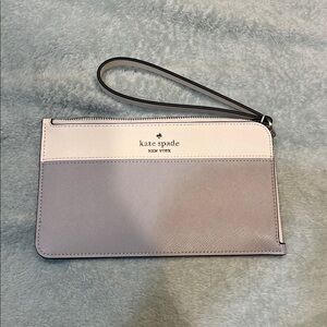 Kate Spade New York Lucy Medium L-Zip
Wristlet. NWOT